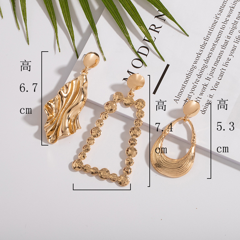 Fashion Pleated Surface Alloy Earrings display picture 2