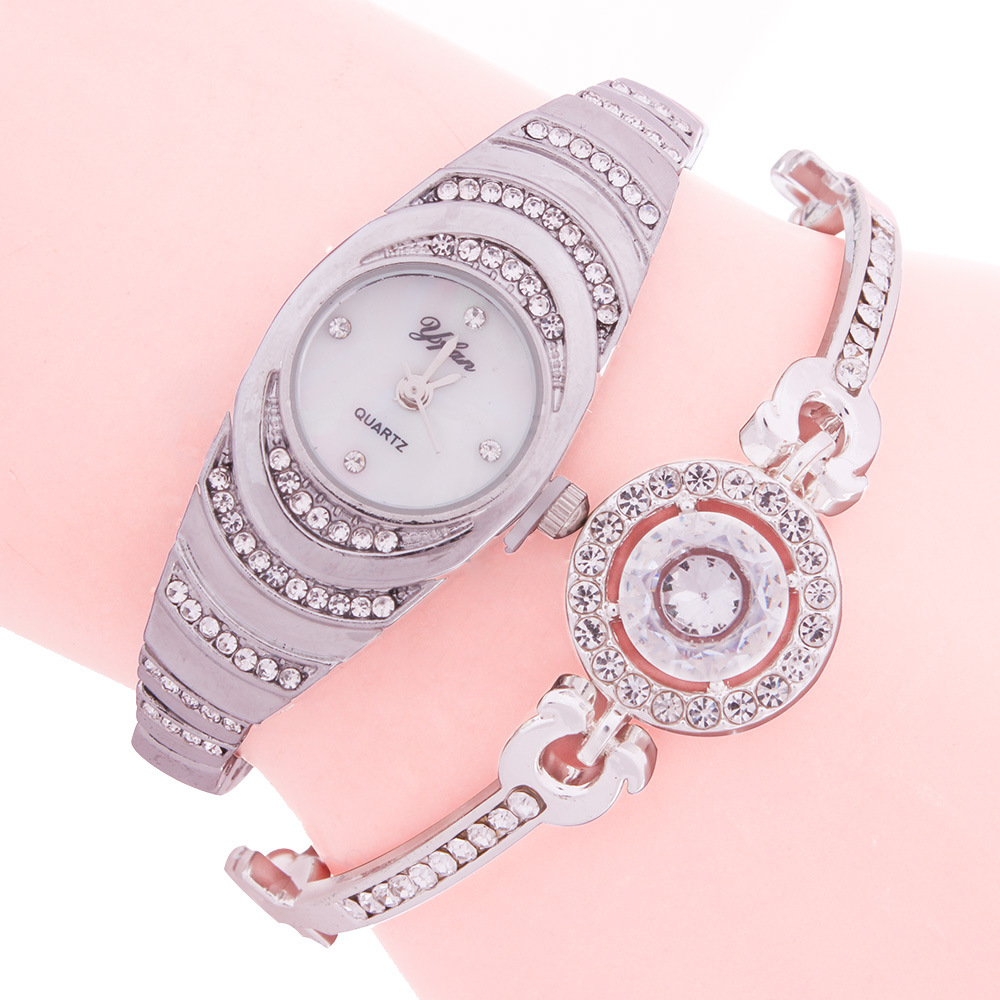 Reloj De Moda Nuevo Diamante Mujer Reloj Correa De Acero Reloj Al Por Mayor display picture 1