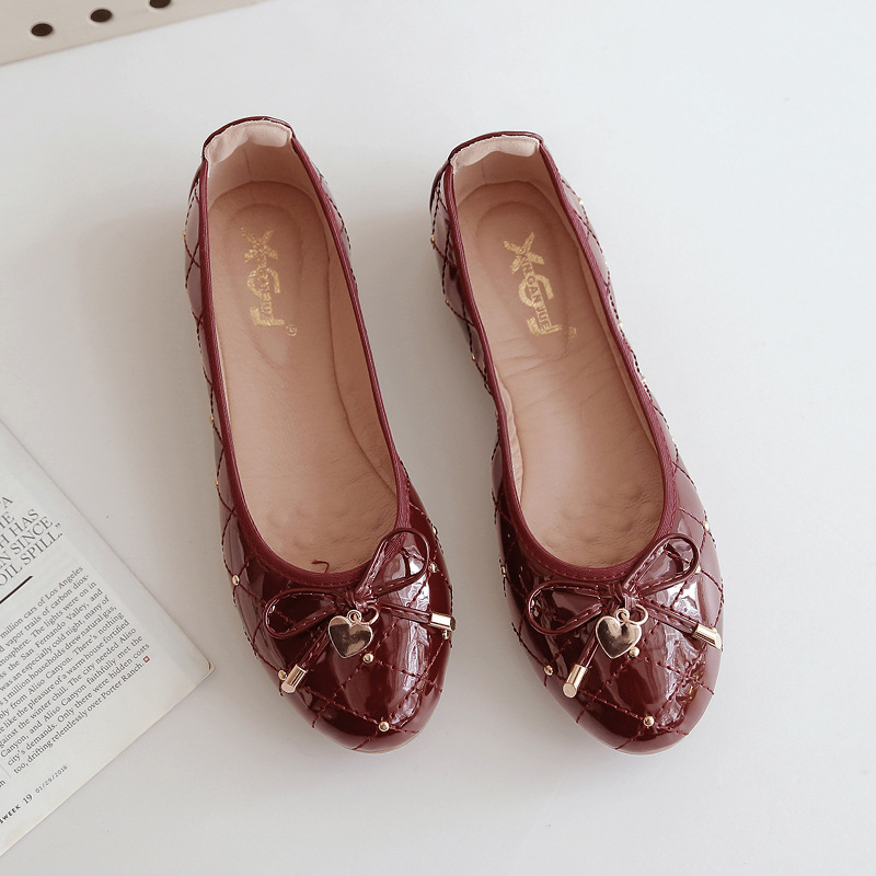 Wine red (patent leather)