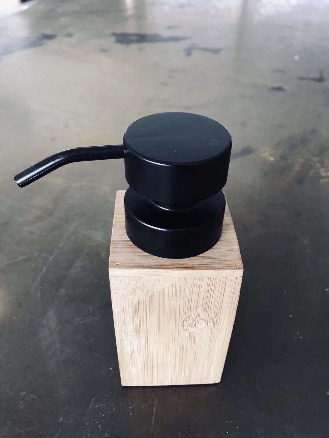 新款塑料喷头、泵头、卫浴配件