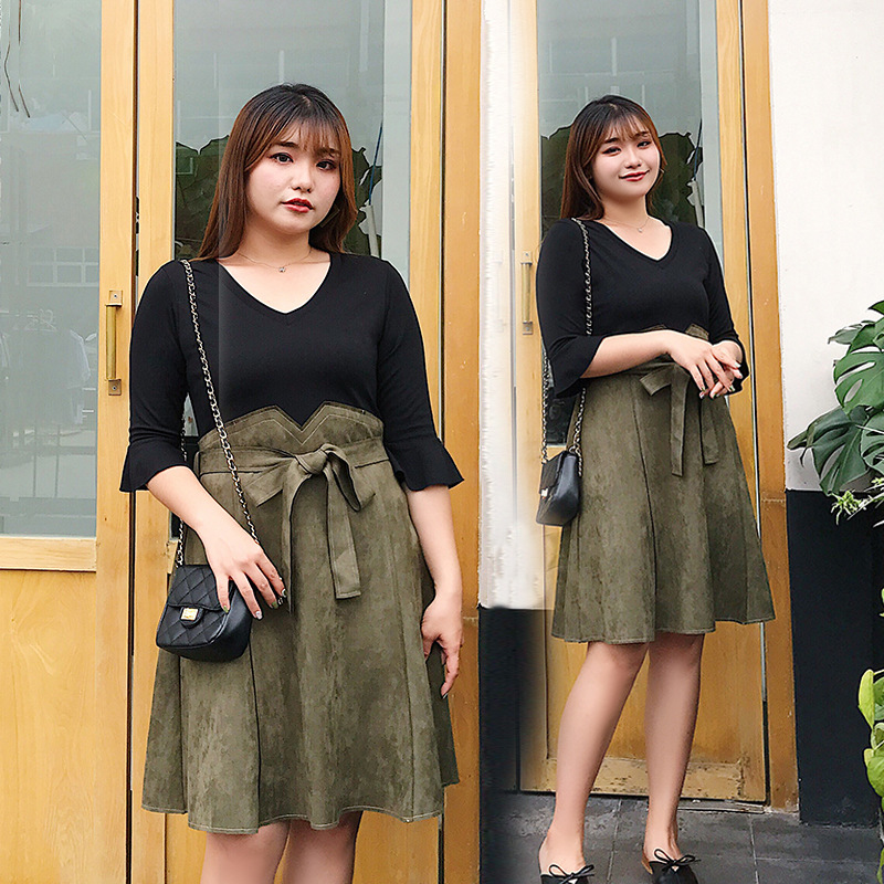 Super large code Western style Women's wear Dress 200 Pounds of fat mm Waist Show thin Mid length version French Retro longuette 2029