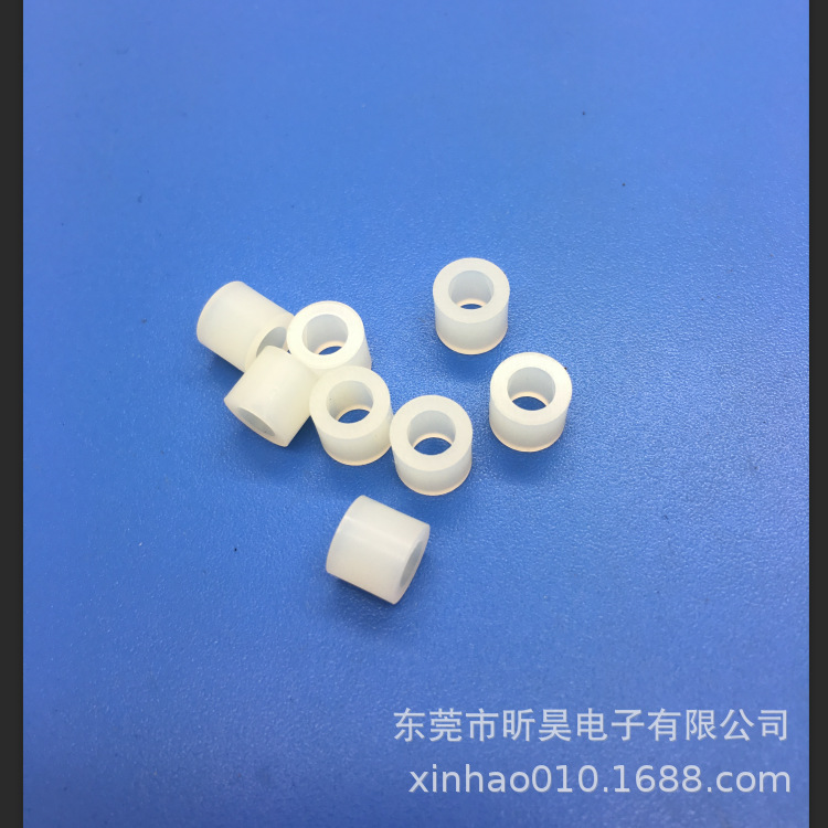 东莞厂家直供直通柱圆体隔离柱塑胶柱空心柱大量现货品质保证