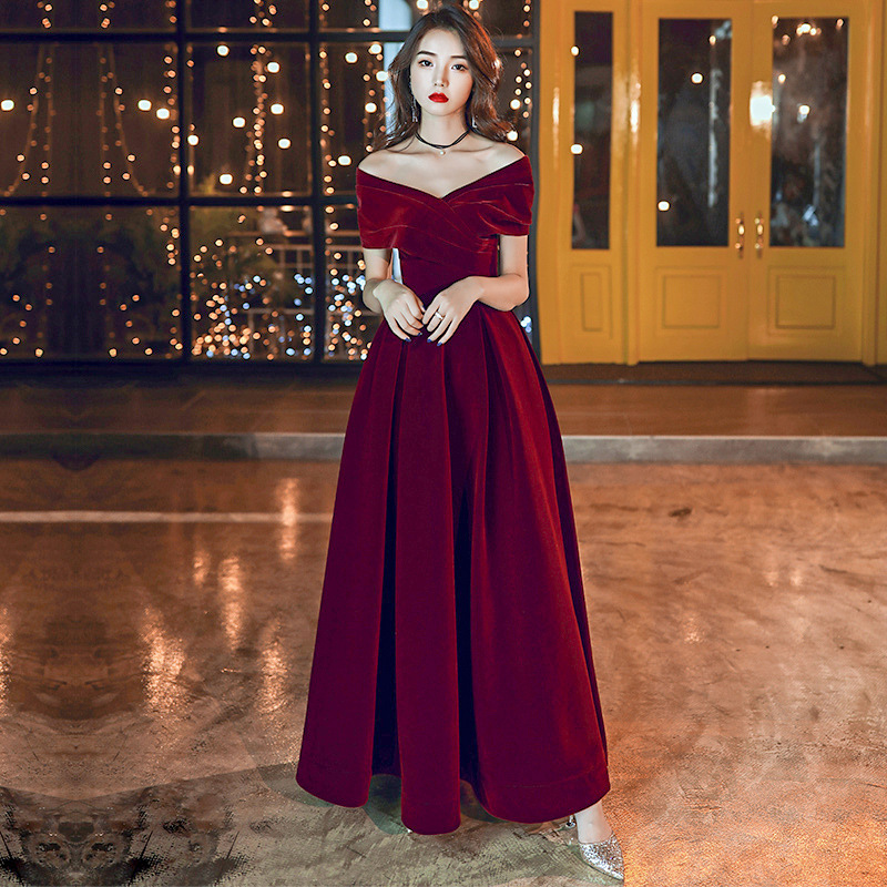 一字肩敬酒服新娘女2021春夏酒红色订婚结婚回门丝绒晚礼服裙长款