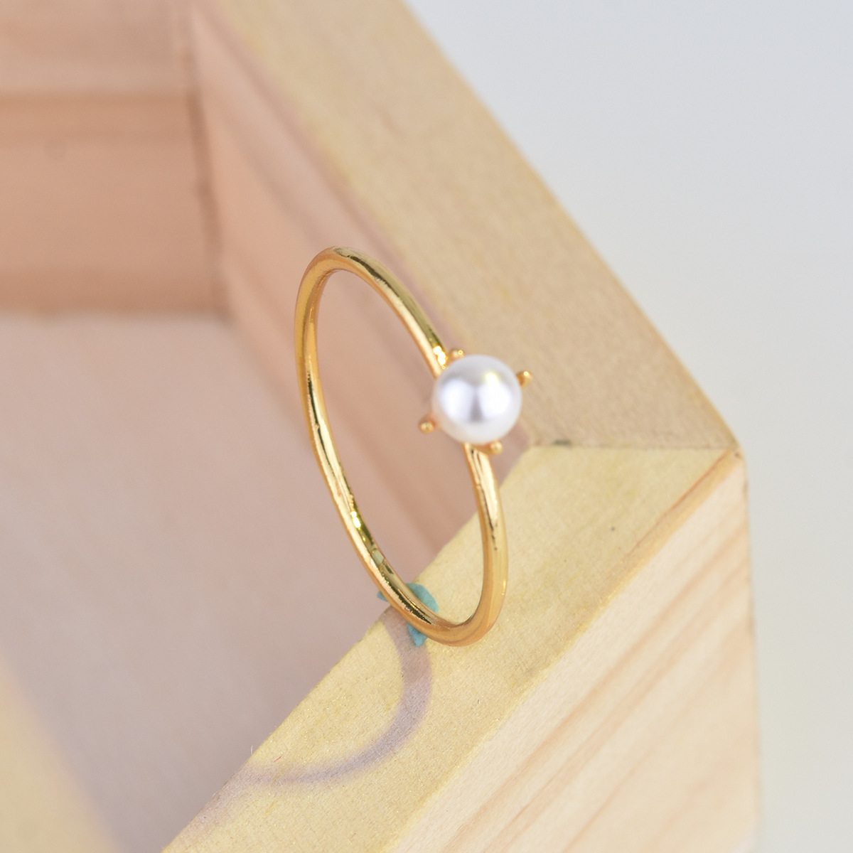 Zhen Rong wish New 18K Gold Plated with a Mini Pearl Ring European and American Engagement Ring Tail Ring for Women
