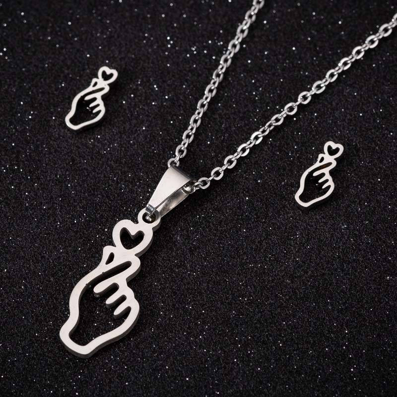 Jewelry Set Classification Wholesale Jewelry Modern Style Simple Style Gesture Heart Shape 201 Stainless Steel 18K Gold Plated Plating Hollow Out Jewelry Set