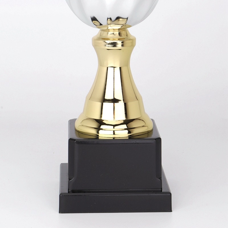 Trofeo de Metal Chapado en Oro y Plata de Hierro para Espacio de Oficina