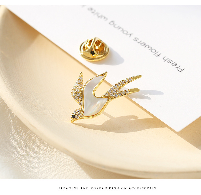 Fashion Swallow Brooch Micro Inlaid Zircon Anti-lighting Brooch display picture 6