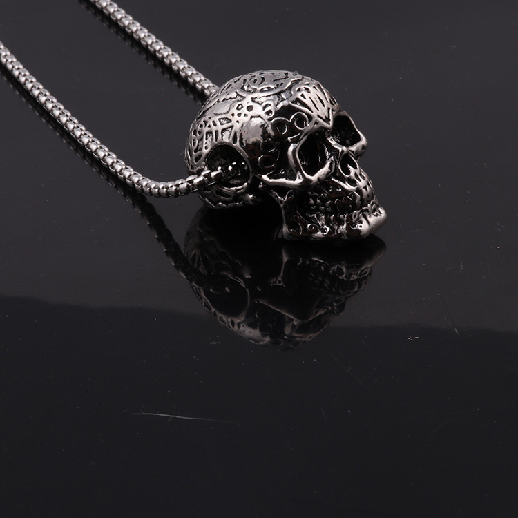 Hipster domineering man skull necklace in Europe and the new tide restoring ancient ways punk rock demon skull pendant accessories