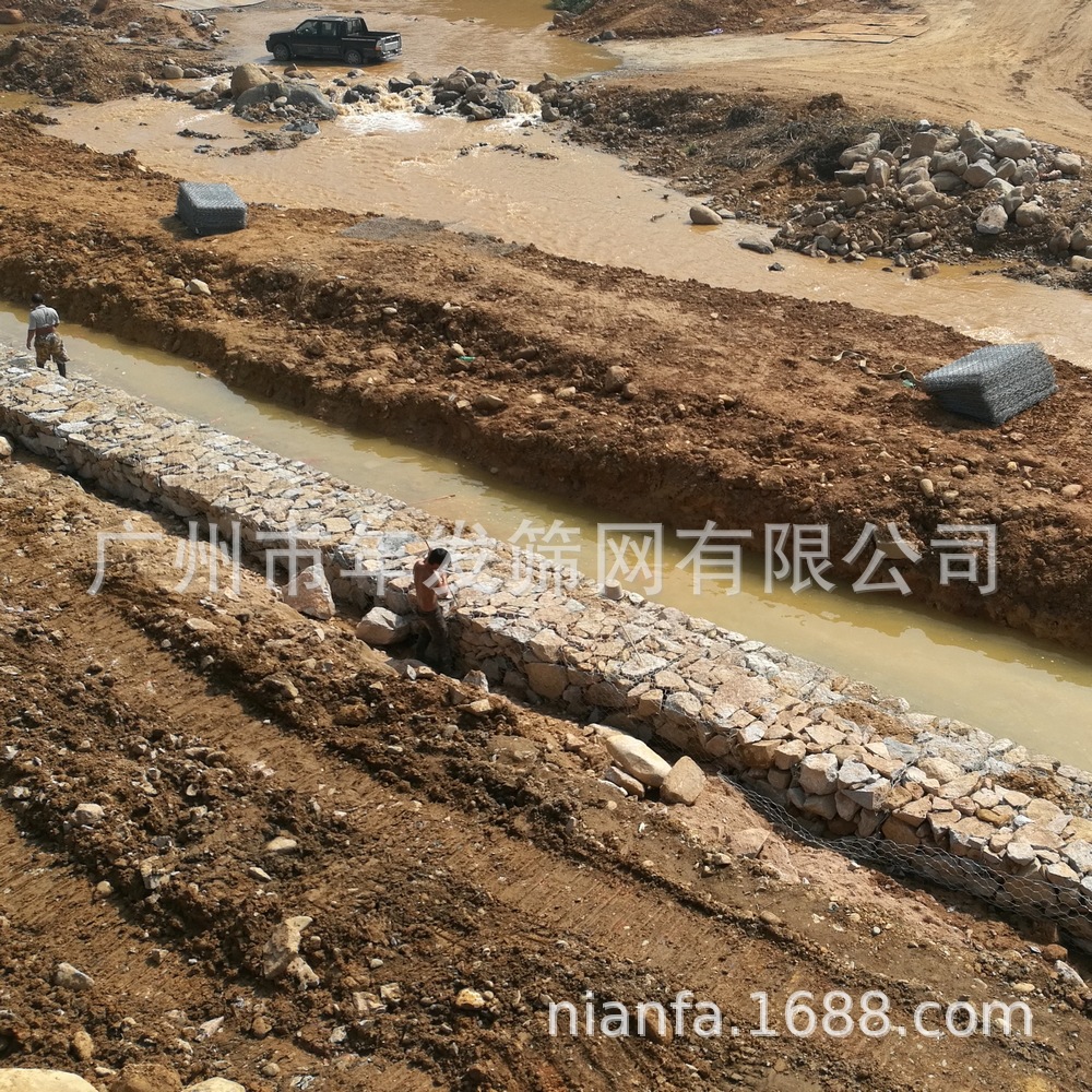 镀锌丝河岸格宾石笼网 装石头美化景观笼子 防汛防洪六角笼