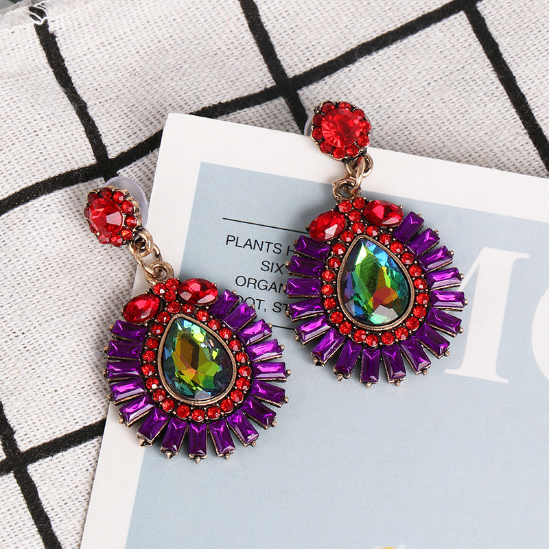 New Geometric Earrings Color Retro Exaggerated Earrings Fashion Earrings Women display picture 3