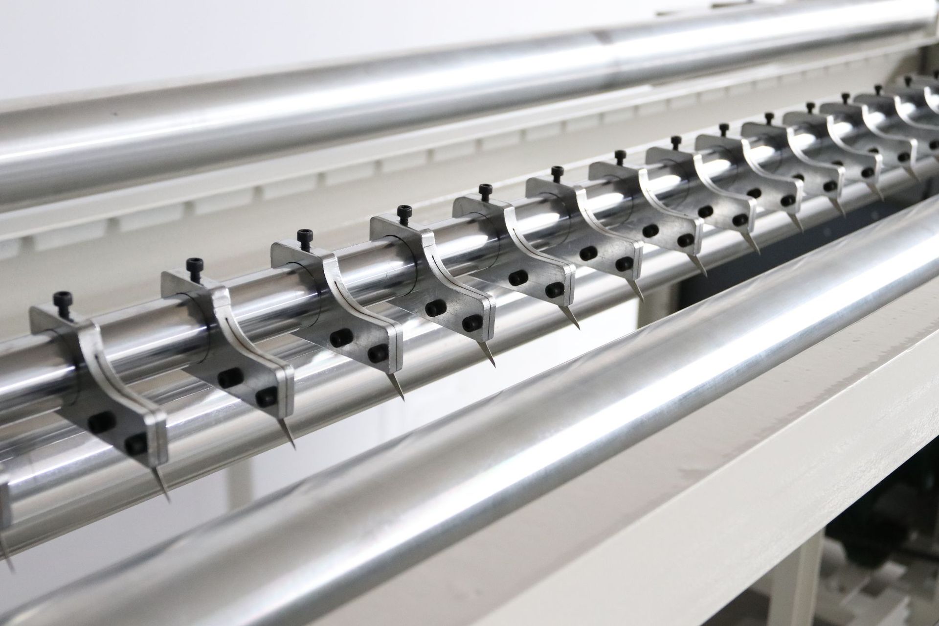 现货瑞坤RS-1800冷刀分条机切条机厂家供应