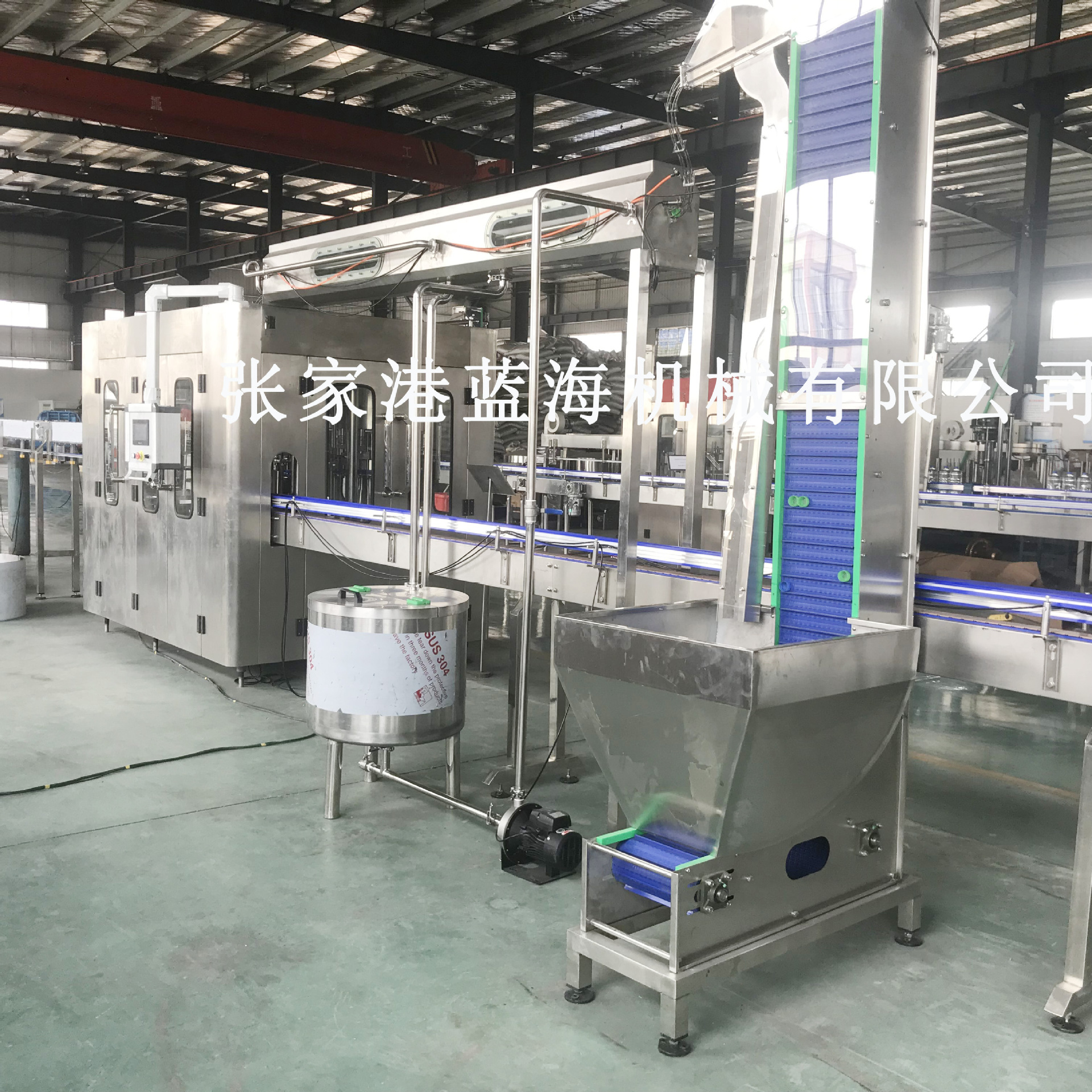 液体灌装机全自动三合一饮料灌装设备瓶装矿泉水纯净水灌装生产线