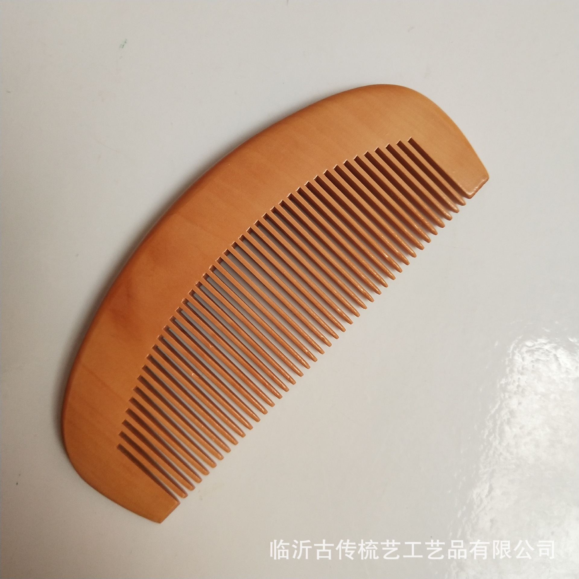 13厘米深咖啡色月形细齿加密桃木梳子母亲节广告礼品免费刻字木梳-阿里巴巴