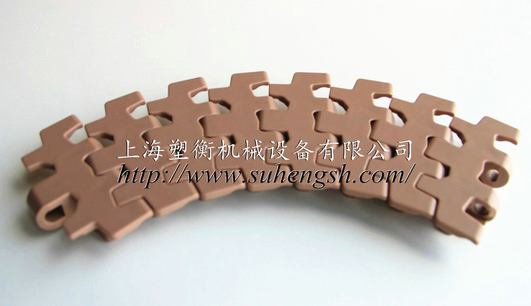 826转弯塑料平顶链 齿形小转弯链 柔性塑钢链板830侧弯塑料链板