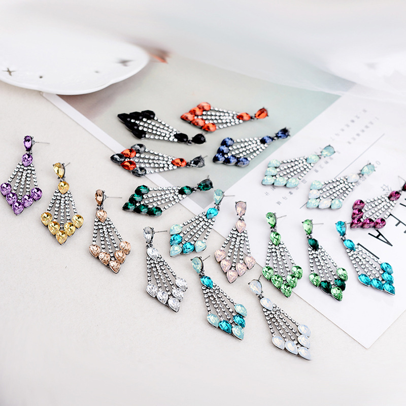 7g Weight Rhinestones Inlay Material Drop Earrings Classification 1 Pair Quantity Daily Occasion Alloy Material Geometric Pattern Women'S Gender Plating Design Retro Style 1 Pair Retro Geometric Alloy Plating Rhinestones Women's Drop Earrings 25