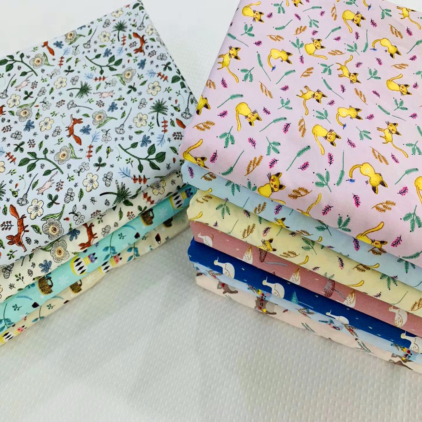 卡通全棉布印花布料卡通纯棉斜纹全棉宝宝布卡通纯棉森林动物批发