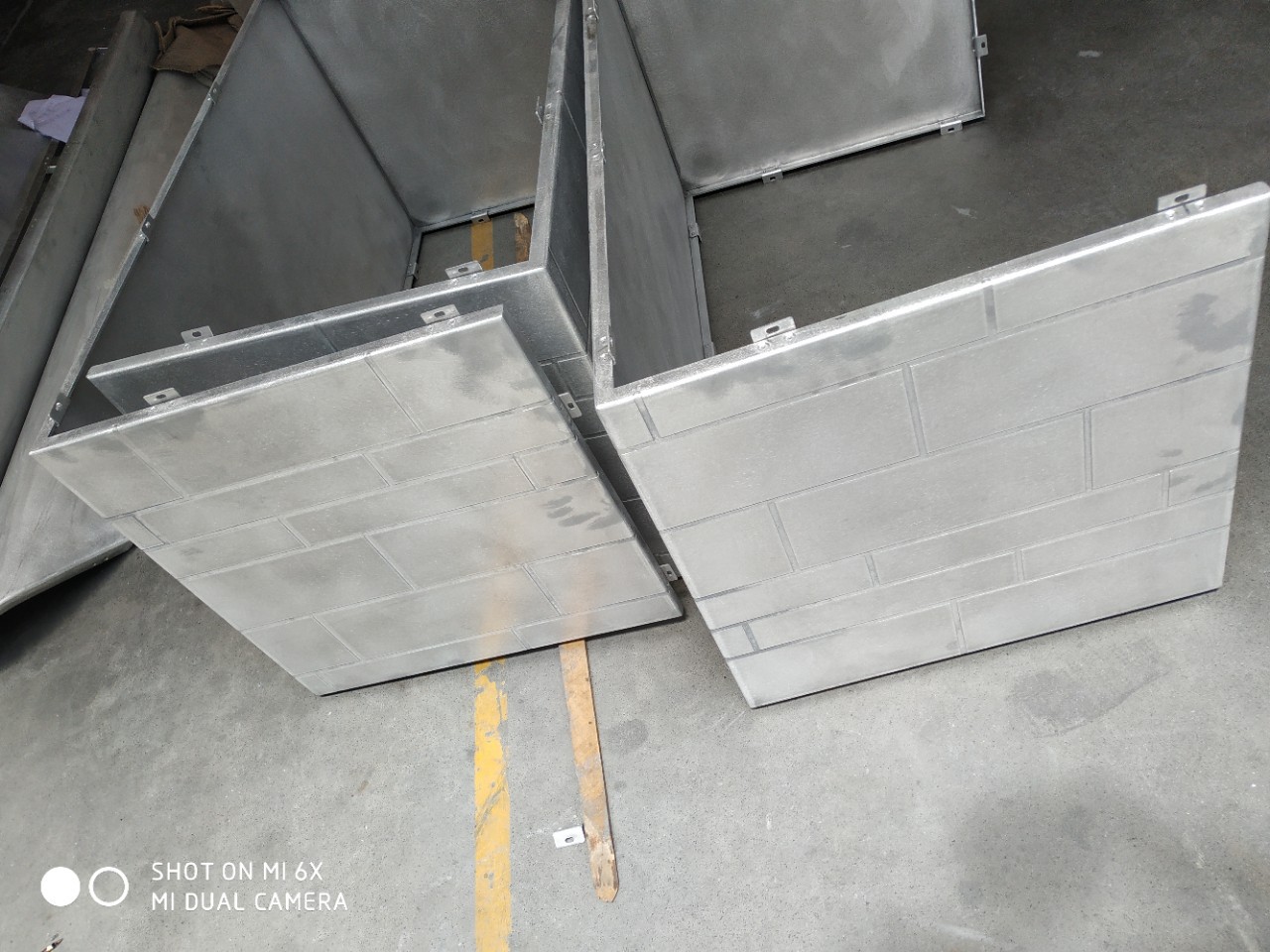 铝定制品厂家 可加工各种空调外机罩 镂空雕刻 砖纹图案 价格实惠