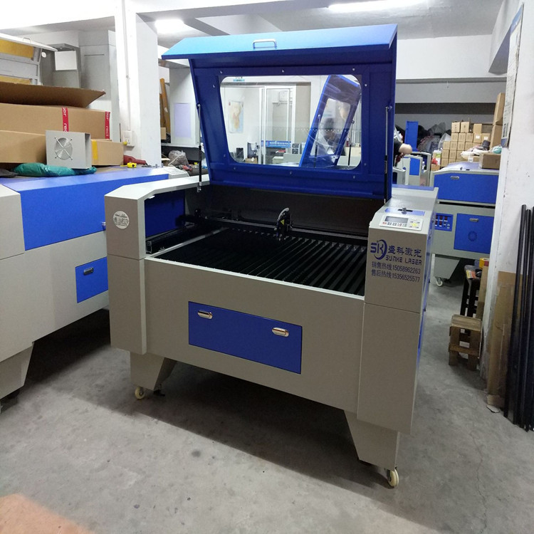 厂家服装烫钻摄像头定位激光切割机光纤激光切割头板管一体两用