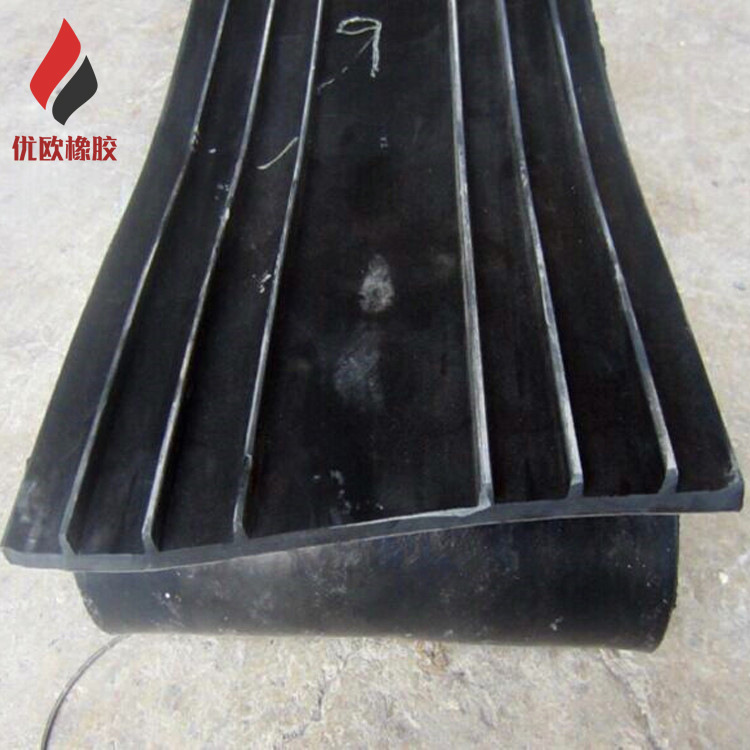 背贴式橡胶止水带 (10)