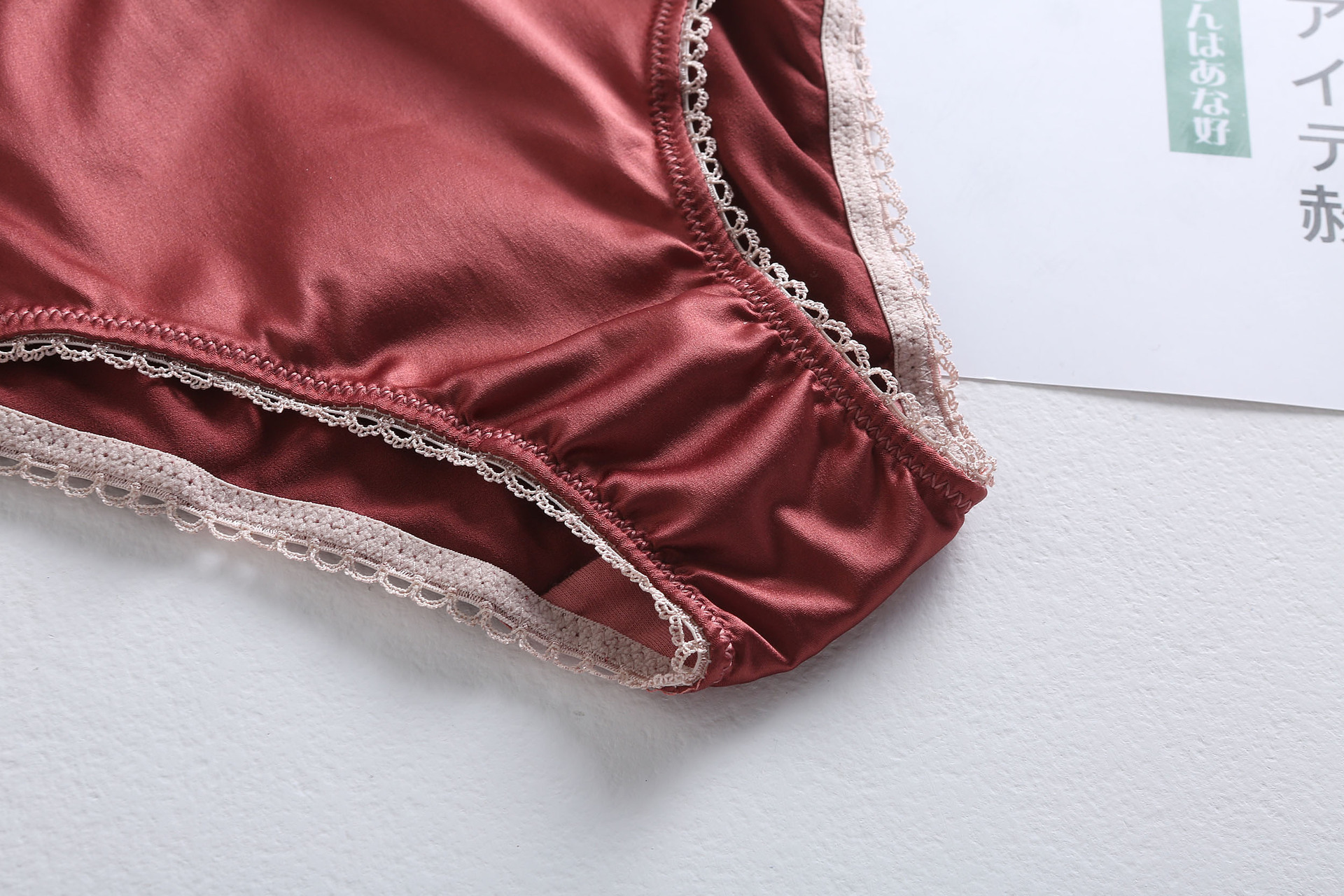 Six Rabbits Satin Comfortable Steel Ring Free Thin Cotton Cushion French Bralette Underwear Set for Women_voghion.com