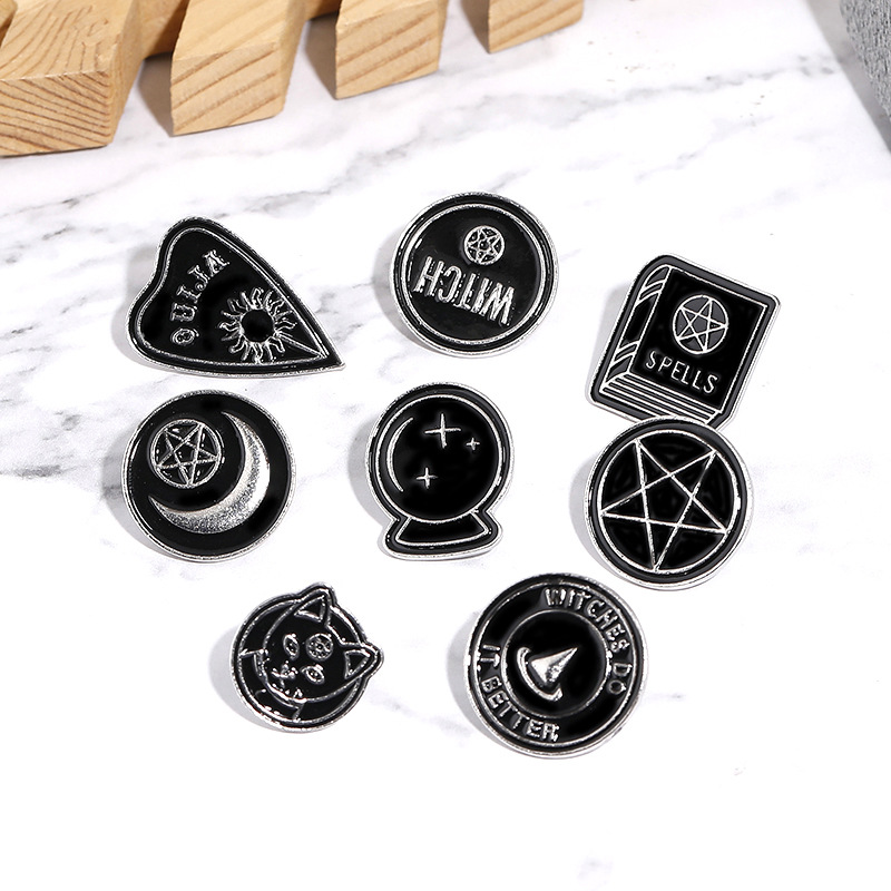7g Weight Retro Pin Geometric Star Moon Alloy Enamel Unisex Brooches