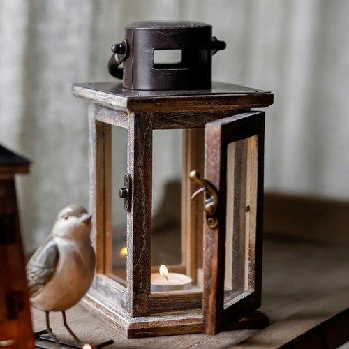 American iron retro candle holder, old wooden wind lantern, B&B home Christmas decorations, aromatherapy candle holder
