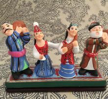 新疆民族人物手工彩绘陶瓷摆件 舞蹈乐器复古装饰品