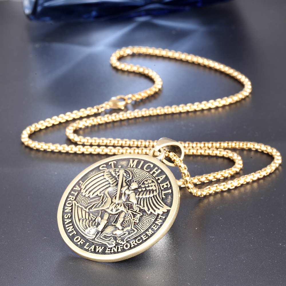 1 Piece Quantity Holiday, Street Occasion Retro Round Titanium Steel 18K Gold Plated Men's Men Pendant Necklaces