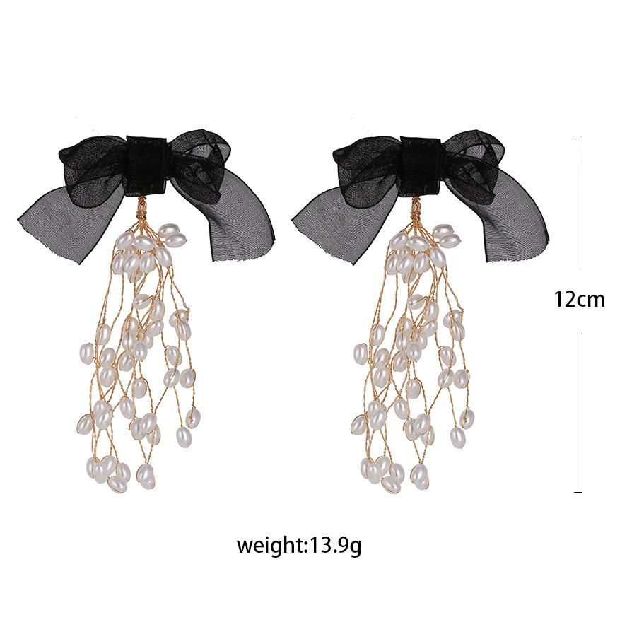 Geometric Acrylic Diamond Earrings Fashion Temperament Earrings Autumn And Winter Models display picture 1