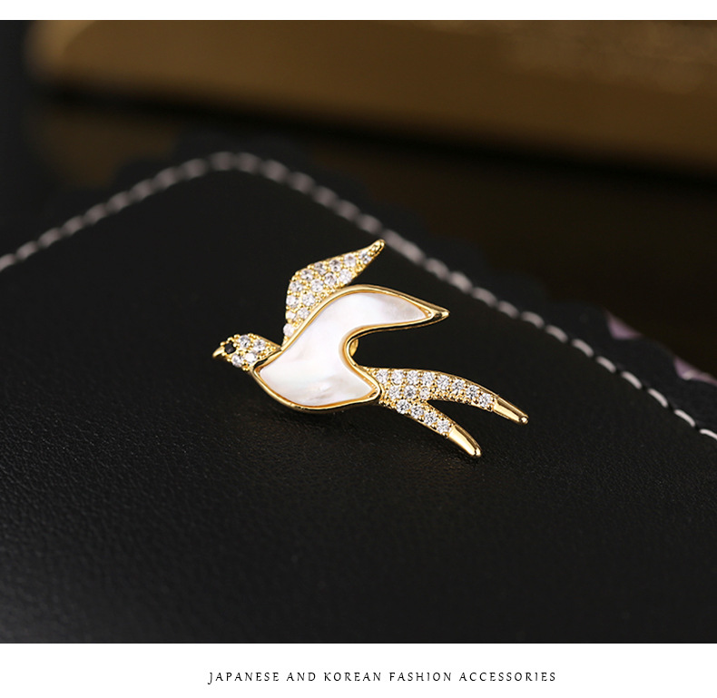 Fashion Swallow Brooch Micro Inlaid Zircon Anti-lighting Brooch display picture 3