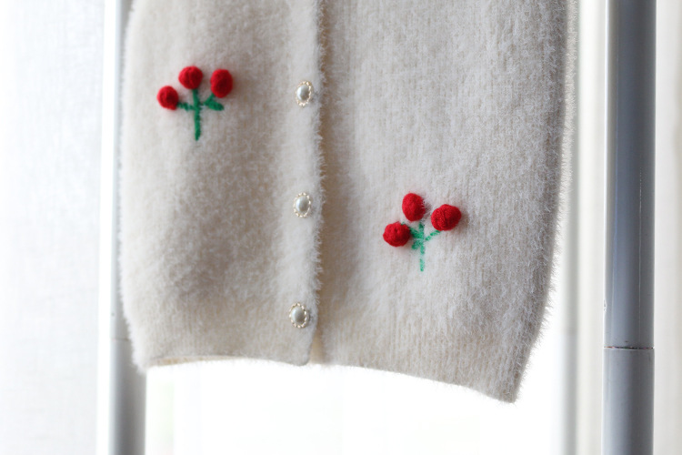 樱桃手工花开衫马甲