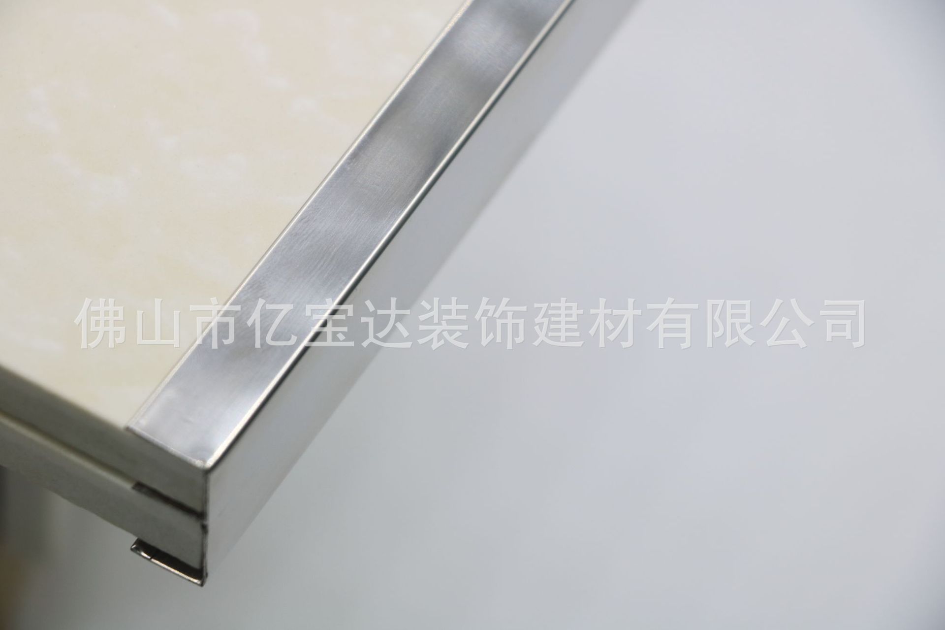 玻璃包边条不锈钢,玻璃不锈钢包边,不锈钢型材定制_大山谷图库
