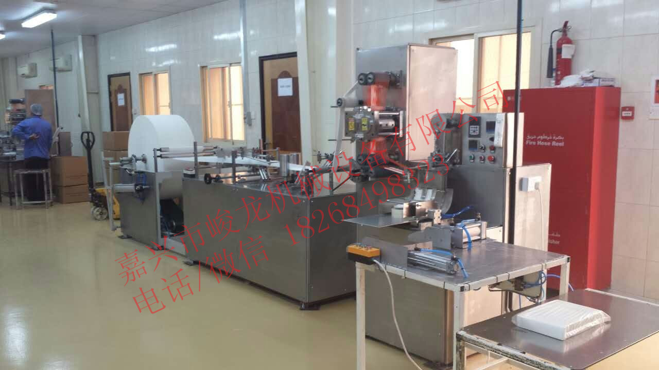 全自动插刀式航空纸巾折叠机，条形纸巾折叠机 400*400