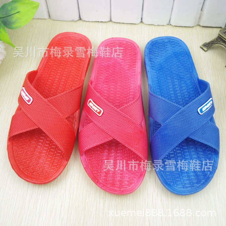 Летние оптовые женские нескользящие износостойкие женские пластиковые домашние тапочки с перекрестным сопом № 368, тапочки на стойле