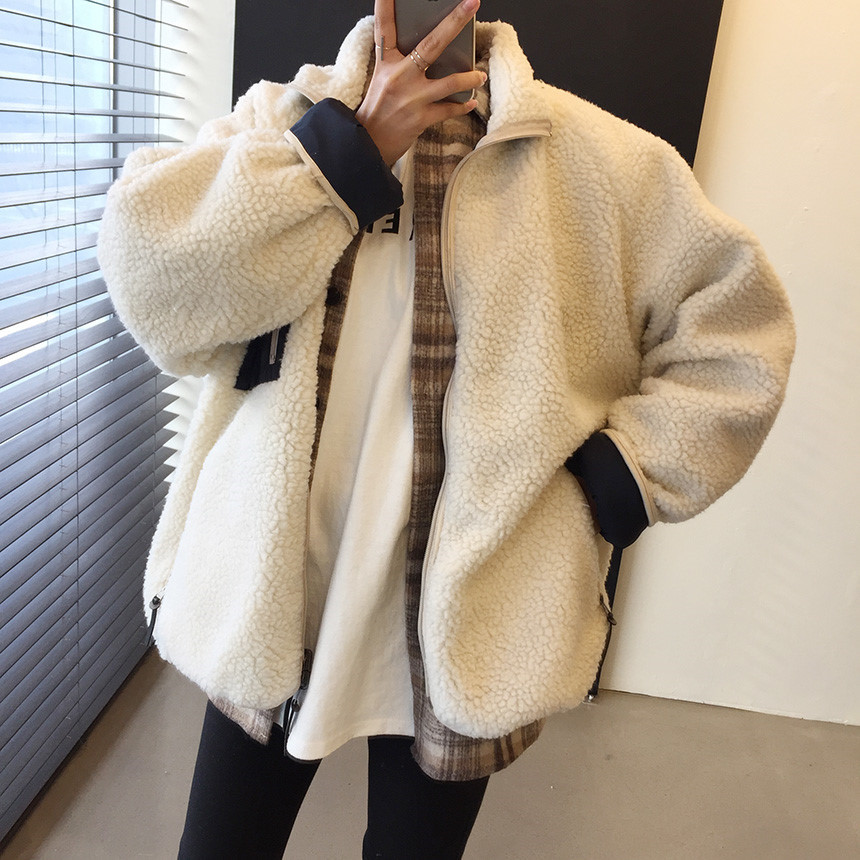 Women's Lamb Wool Coat With Pocket Detail And Stand Collar_voghion.com