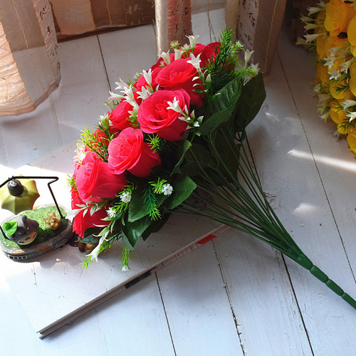 Factory direct sales of 24 rose bouquets, plant simulation flowers, Western bud roses, artificial flowers, wedding bouquets, foreign trade