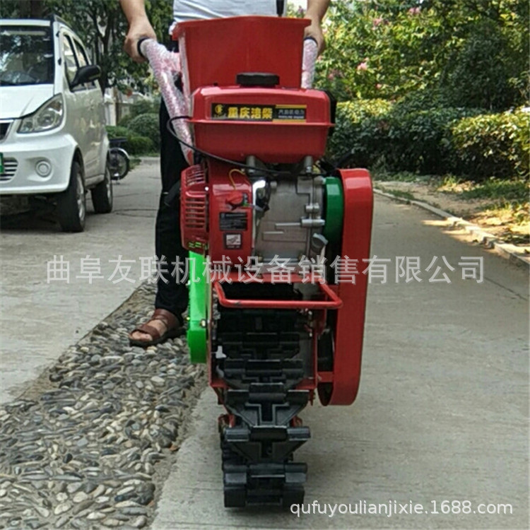 小型手扶式耘耕机 柴油大马力手扶耕地机 履带式大棚除草施肥机01