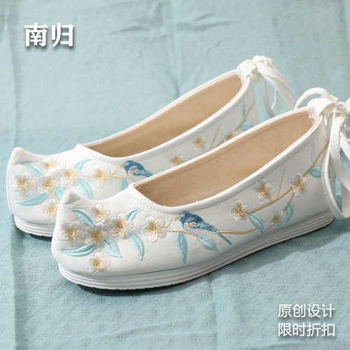 Ancient shoes women Hanfu shoes flat heeled bow shoes embroidered shoes with soft soles increased retro Han shoes flat shoes