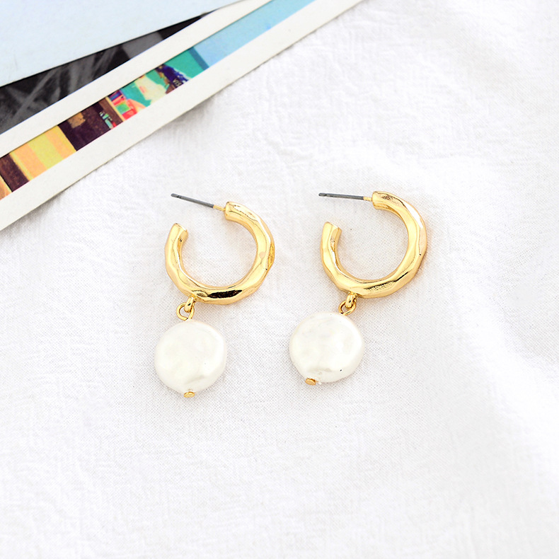 Fashion Pop Beads Earrings Women's New Long Retro Geometric Metal Accessories display picture 1