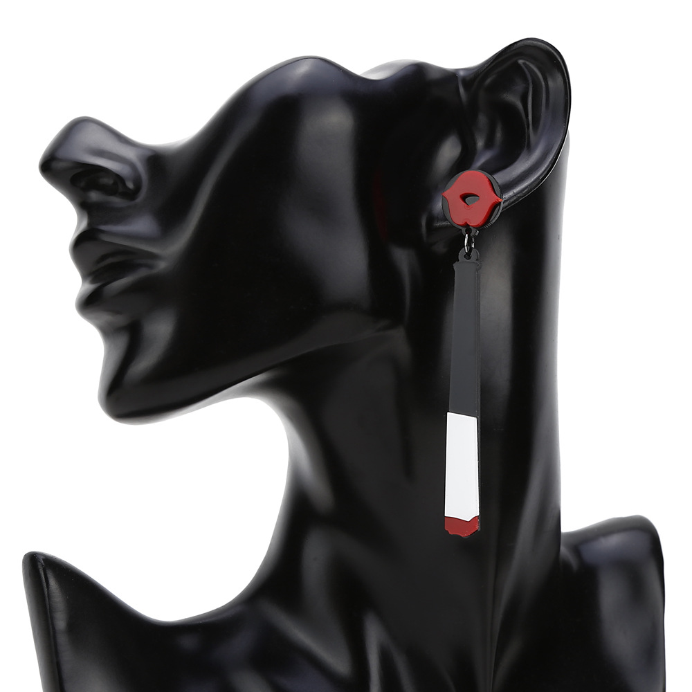 Europäische Und Amerikanische Grenz Überschreitende Neue Zigaretten Damen Acryl Asymmetrische Ohrringe Ohrringe Lustige Kreative Mode Ohrringe Frauen display picture 5