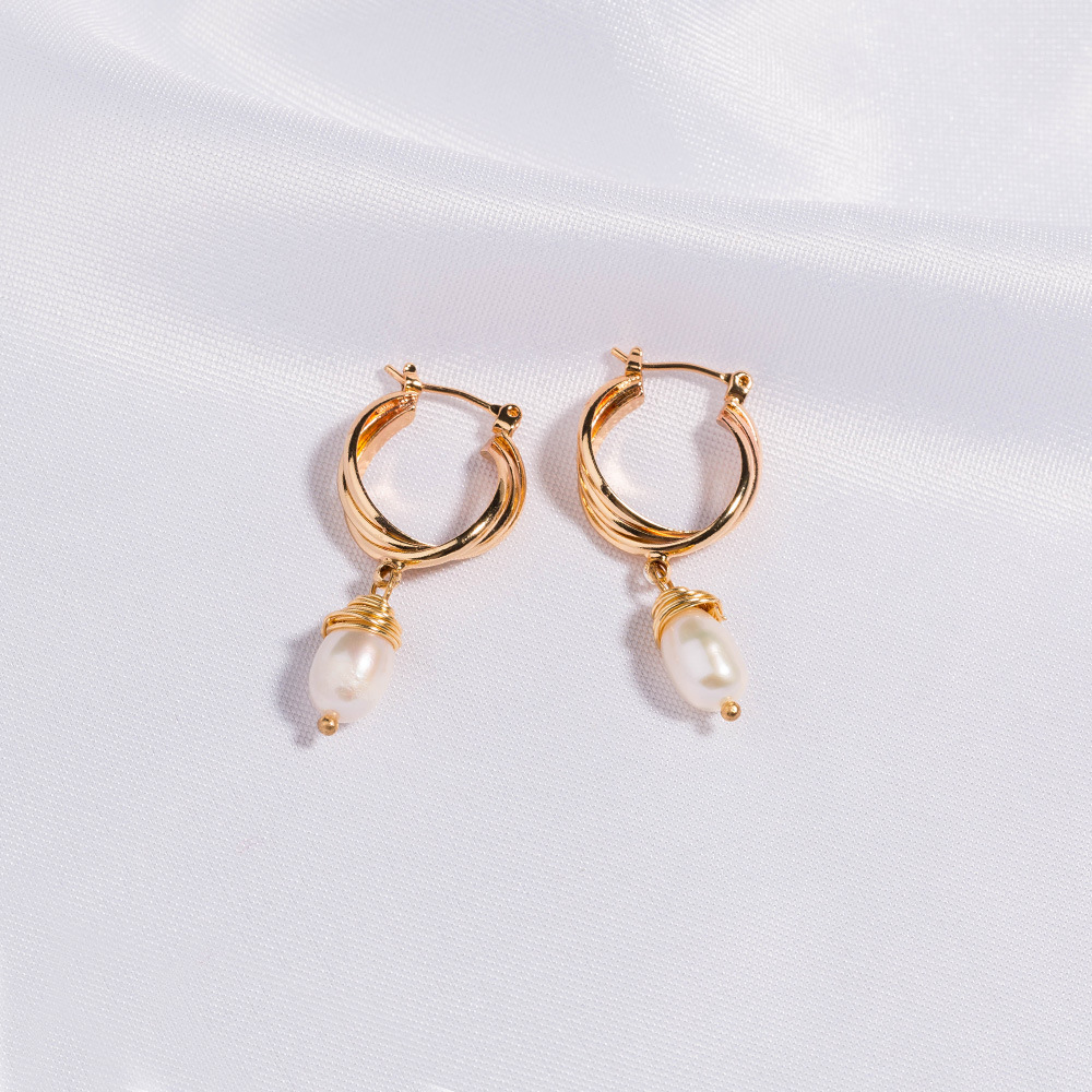 Pendientes De Perlas De Agua Dulce Naturales Sinuosos Con Hilo De Oro De Moda display picture 6