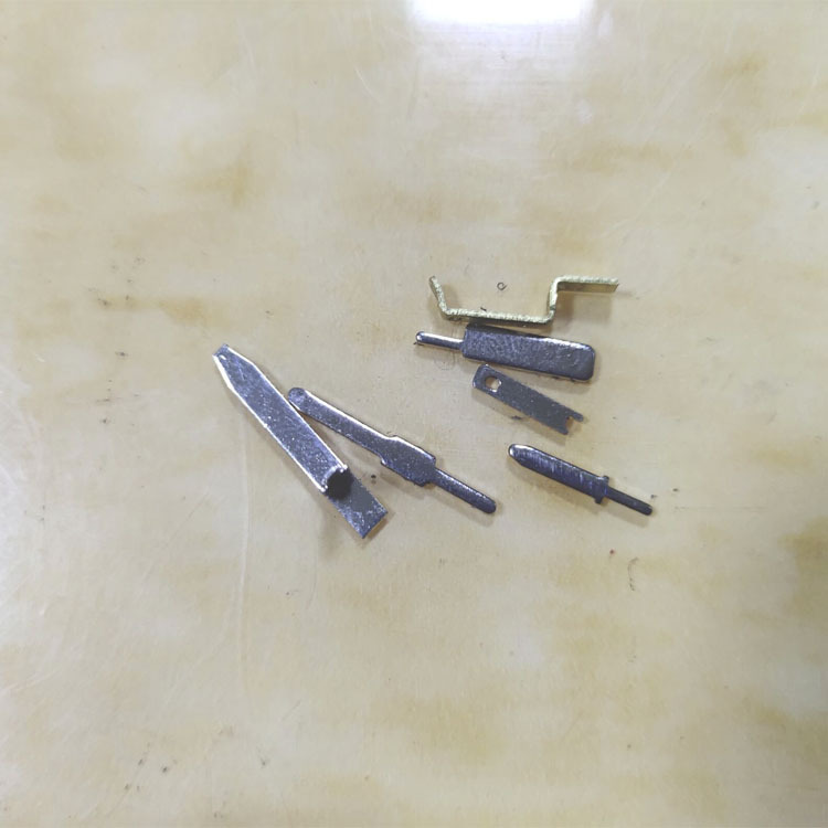 汽车五金配件 剑形插针 剑形插片 剑形铜片 四方针 接触片等五金