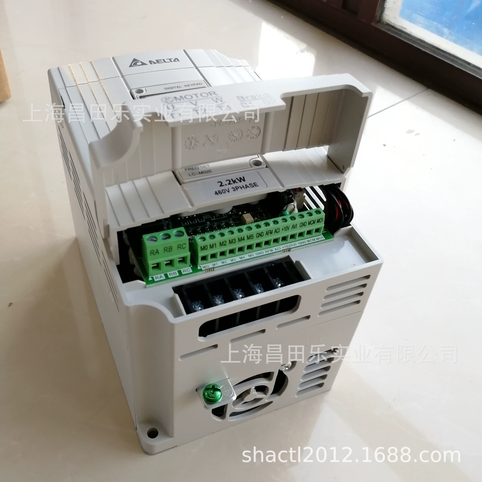 Поставка инвертора серии Thai VFD-S 2.2kW универсальный