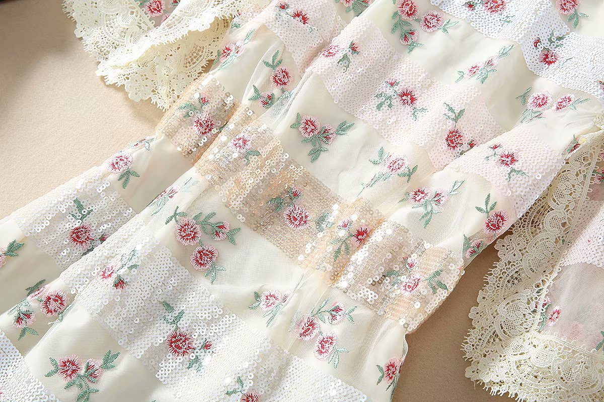 1219-05 珠片绣小花连衣裙码数SMLXL颜色蓝色杏粉色