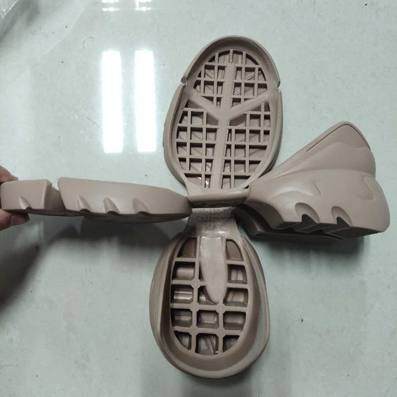Hengda Shoe Material Women's Fashion Sports Rubber Sole Outdoor Leisure Bottom Inner Height Dad Sole Manufacturers