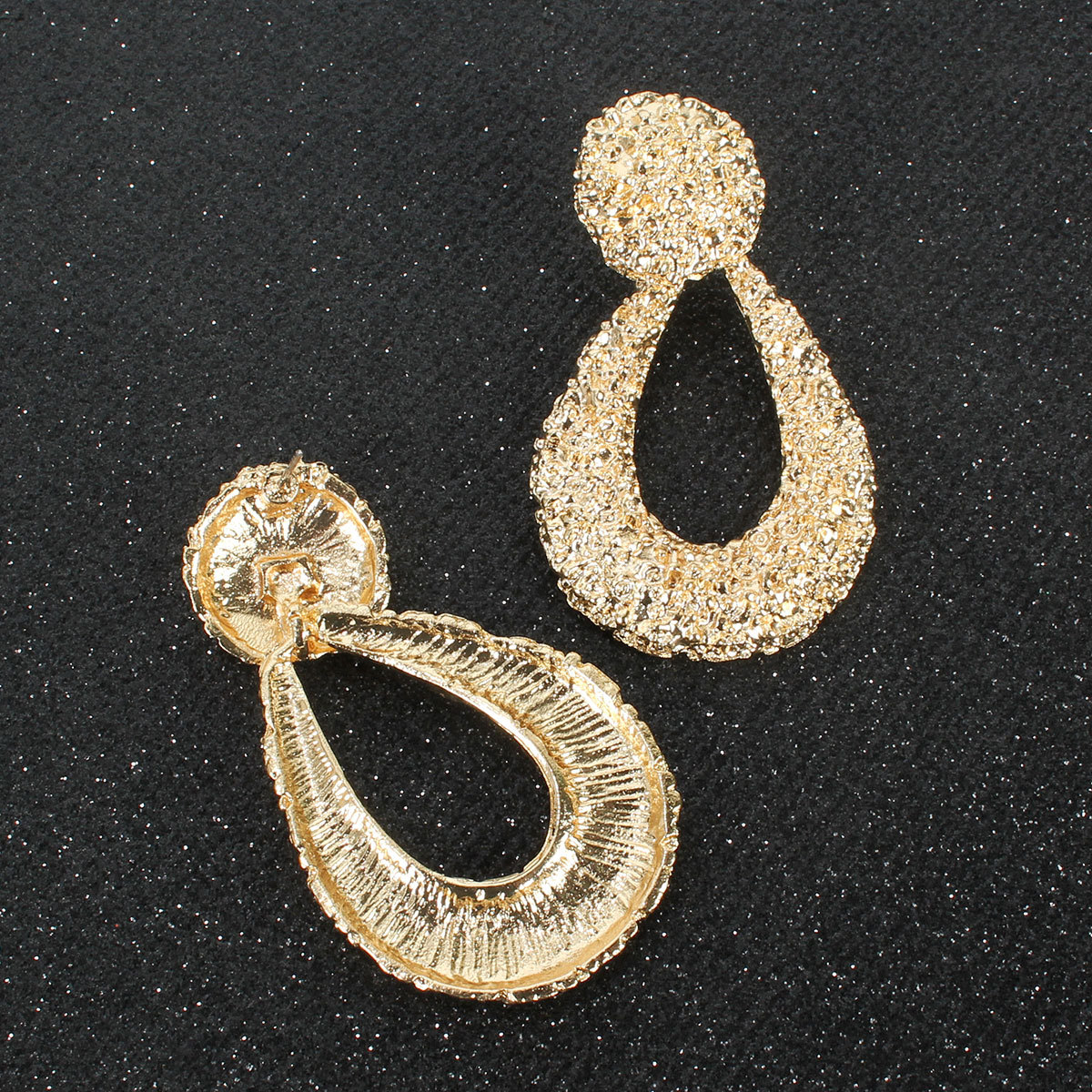 Européen Et Américain De Mode En Forme De Goutte Boucles D'oreilles En Alliage Métallique Spécial Simple Creative Métal Goutte Boucle D'oreille Femelle F4290 display picture 9