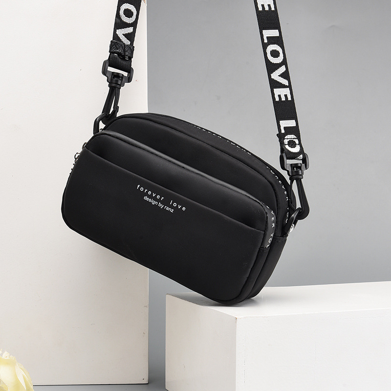 防水牛津布手机包女斜挎2020新款韩版撞色单肩迷你宽肩带小包包潮