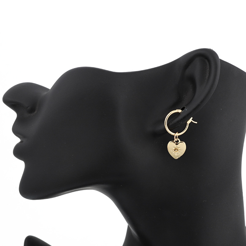 10g Weight No Inlaid Inlay Material Earrings Classification Travel, Festival Occasion Alloy Material Heart Pattern Women'S Gender Simple Style Style White, Gold Color Simple Style Heart Alloy No Inlaid Drop Earrings 7