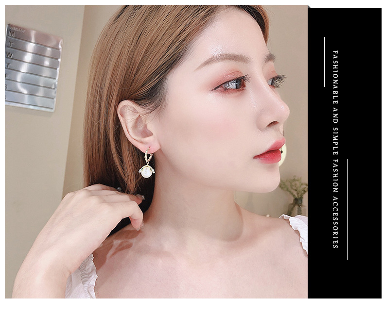 2021 Nouveau Émeraude Vintage Cour Perle Boucles D'oreilles Pour Les Femmes Boucles D'oreilles À La Mode Japonais Et Coréen Argent Broches Gouttes Pour Les Oreilles Usine En Gros display picture 12