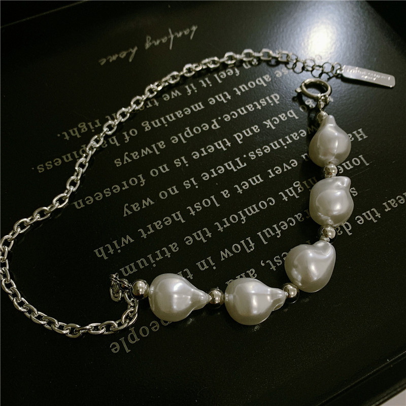 Shaped Baroque Pearl Chain Stitching Necklace Fashion Necklace Wholesale display picture 7